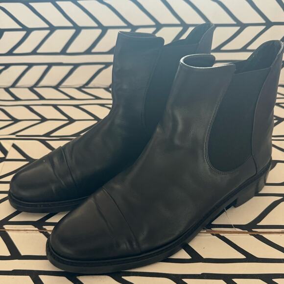 Stuart Weitzman Men’s Gobi black leather ankle boot size 10 - Picture 2 of 10